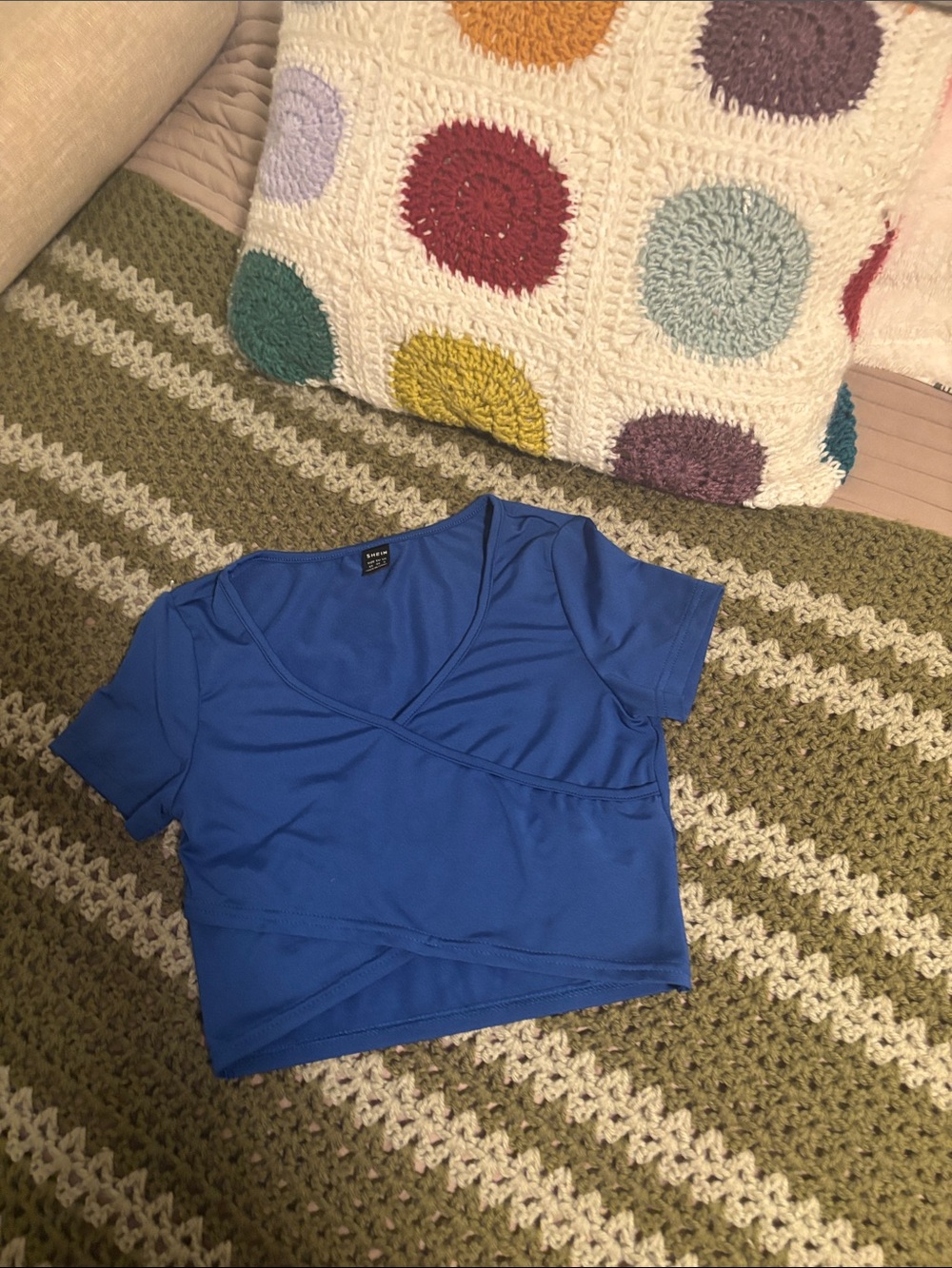 Blue Women's Short Sleeve V-Neck Crop Top